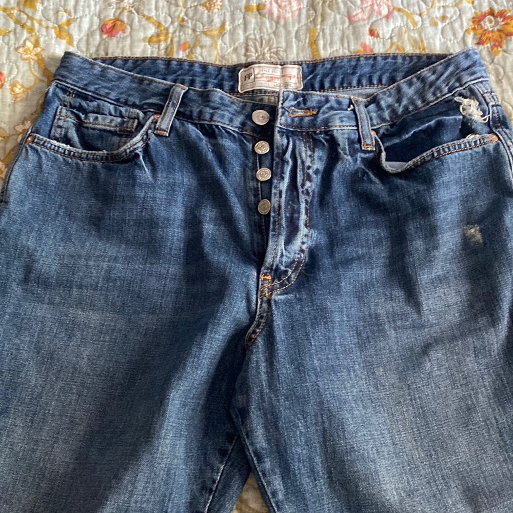 Free People Skinny ankle jeans frayed bottoms, super cute on!